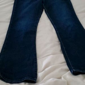 Hudson jeans.  Gently Worn. Size 27. Retails new for 180-205. My favorite jeans.